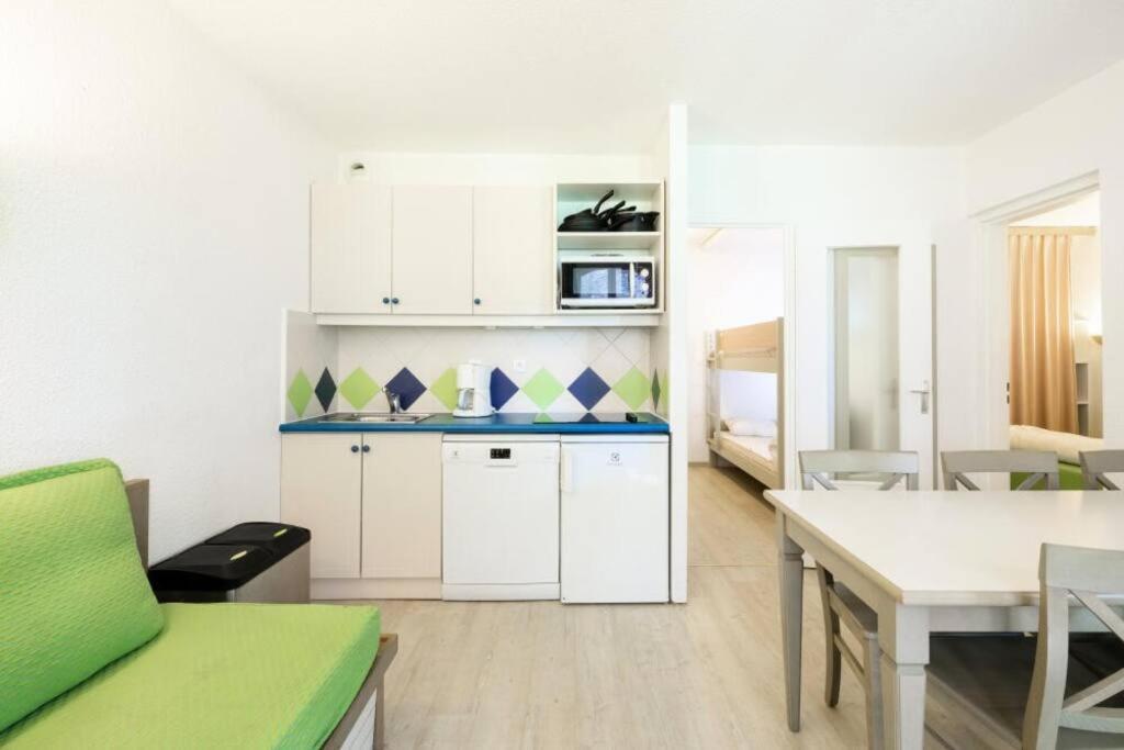 Bel Appartement Vue Sur Piscine 1 Chambre Fermee Et 1 Espace Cabine Saint-Raphaël Eksteriør billede