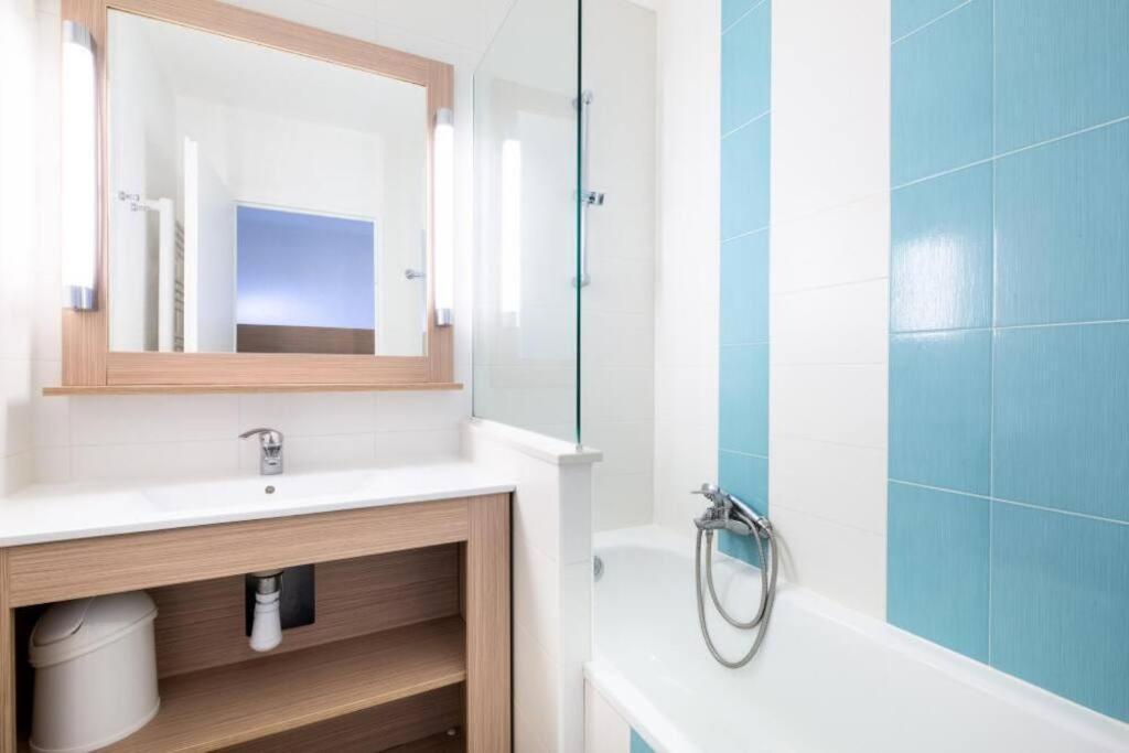 Bel Appartement Vue Sur Piscine 1 Chambre Fermee Et 1 Espace Cabine Saint-Raphaël Eksteriør billede